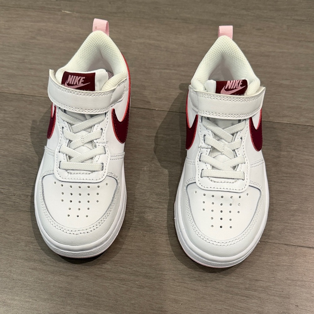 Nike Kids White and Burgundy Court Borough Low Sneakers Size 11c